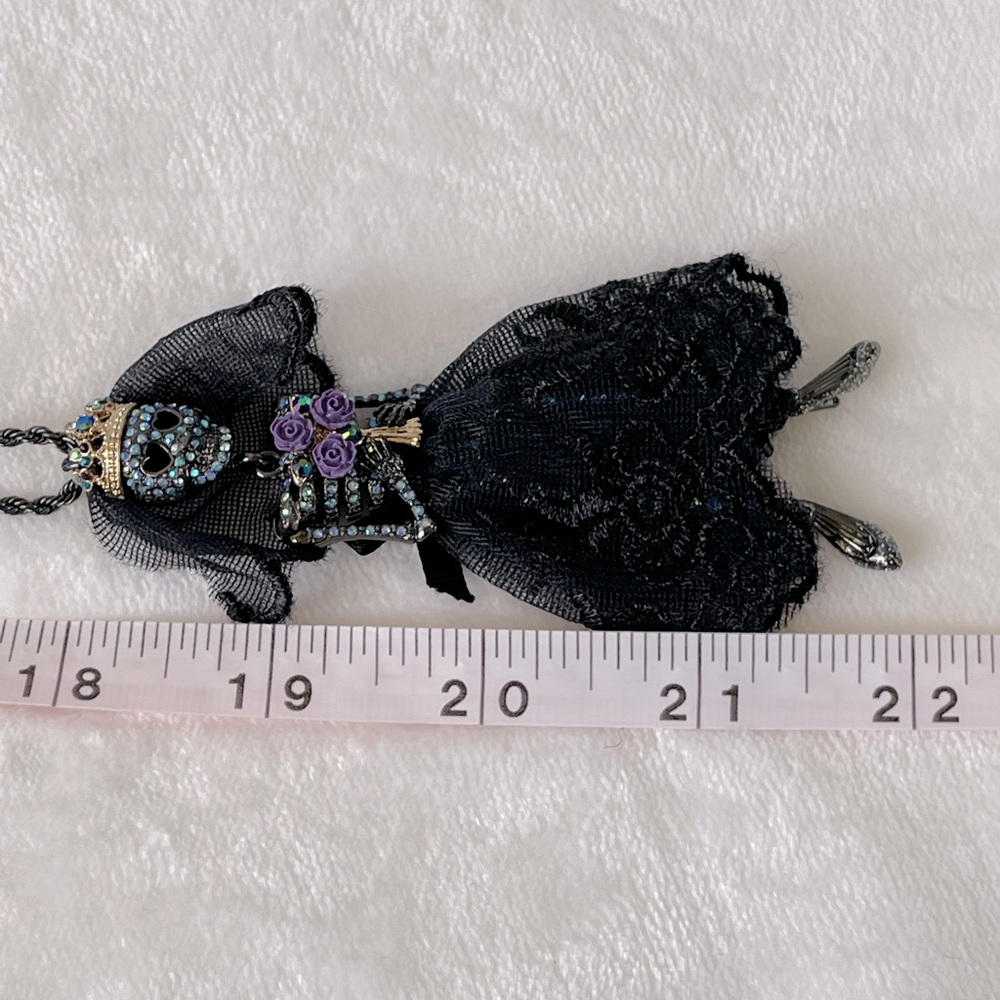 Betsey Johnson Skeleton Bride Necklace - Picture 5 of 9